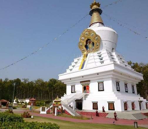 The monastery is known for its stunning view situated on the lap of Shivalik hills with green surrounding. The visitors feel blessed while admiring th